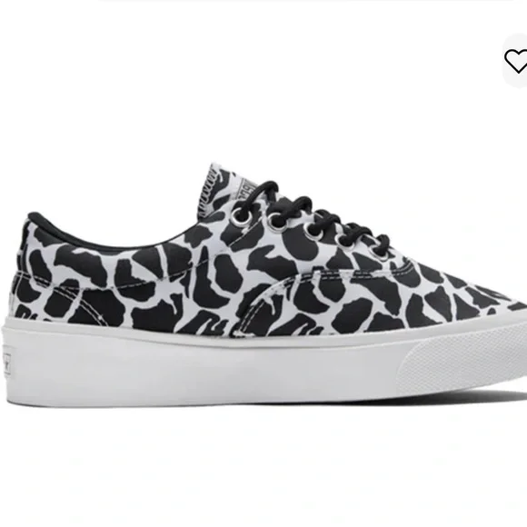 Black White  Low Top Converse - Picture 14 of 15